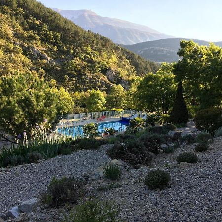 Les Chambres D'Hotes Du Mas Face Au Ventoux Plaisians Eksteriør billede