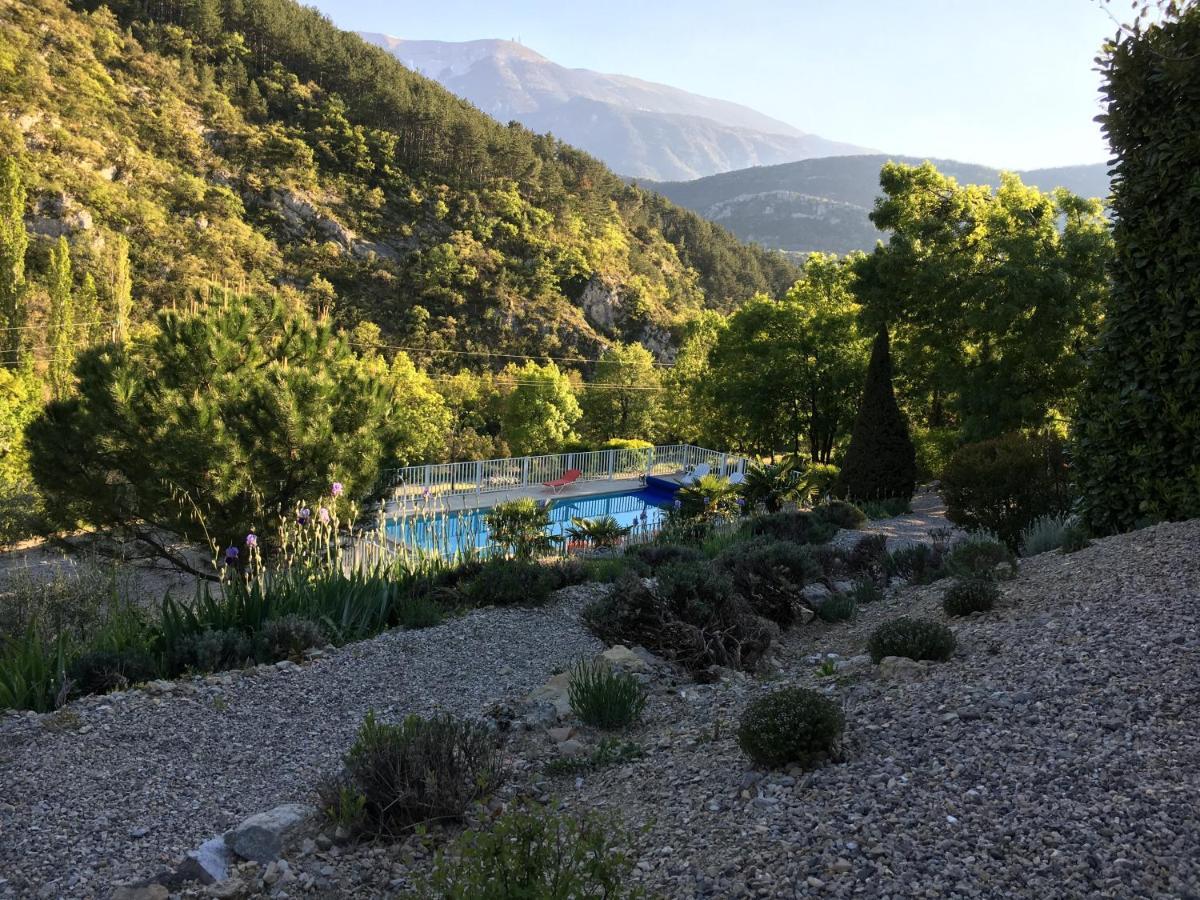 Les Chambres D'Hotes Du Mas Face Au Ventoux Plaisians Eksteriør billede